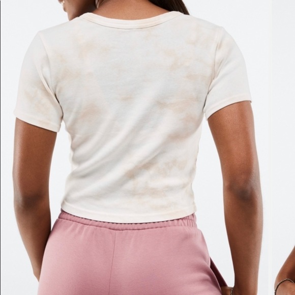 Fabletics Cora slim tee - Picture 2 of 4